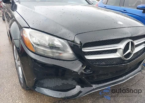 2015 Mercedes-Benz C 300 4Matic/Luxury 4Matic/Sport 4Matic z USA, uszkodzony, nr VIN 55SWF4KB6FU011768